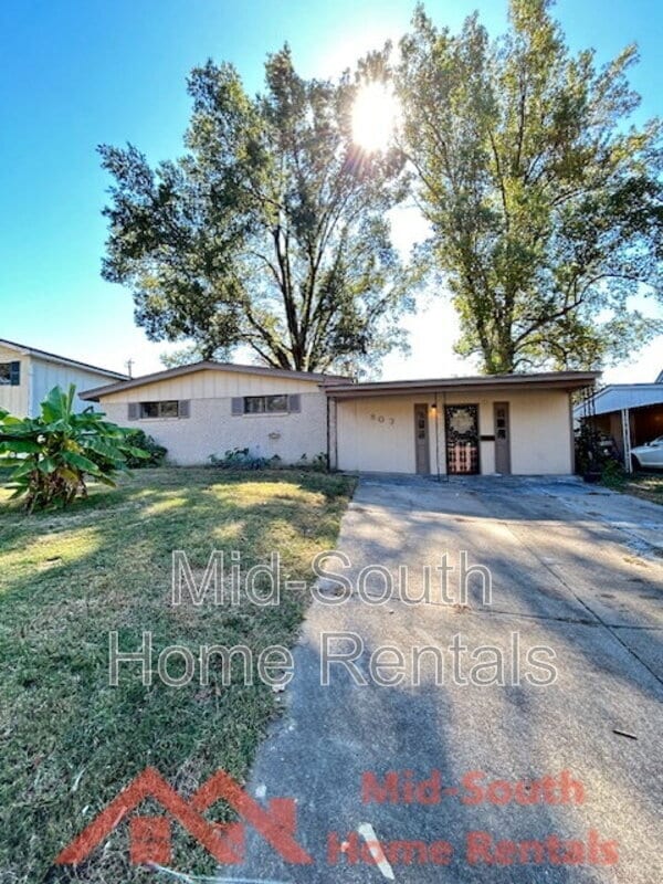 Building Photo - 803 Ledbetter Ave
