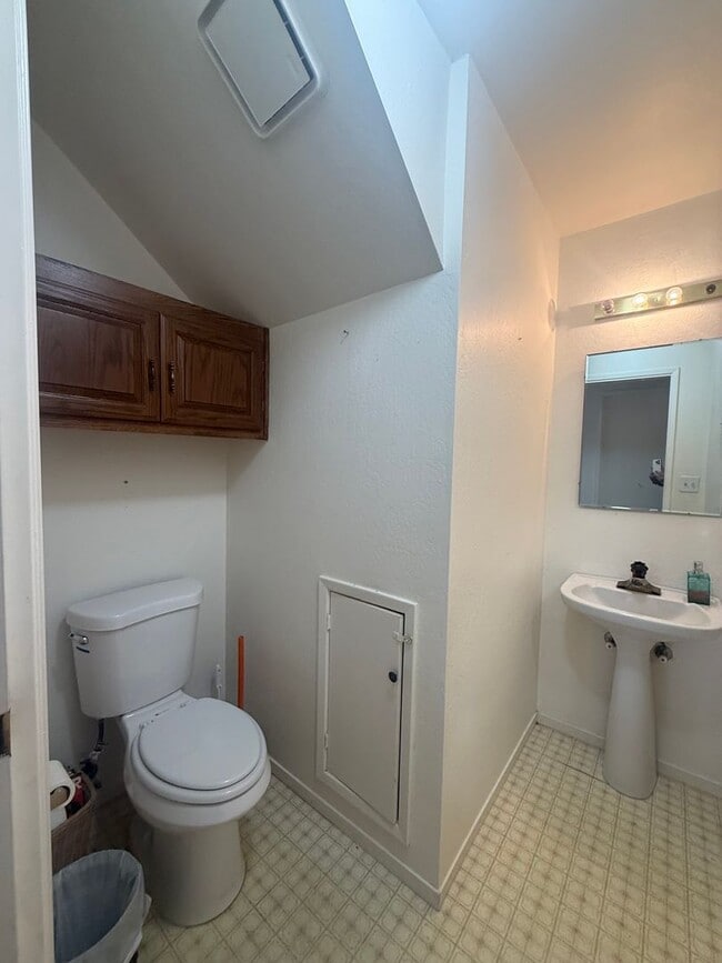 Photo - Beautiful Royal Oaks Home