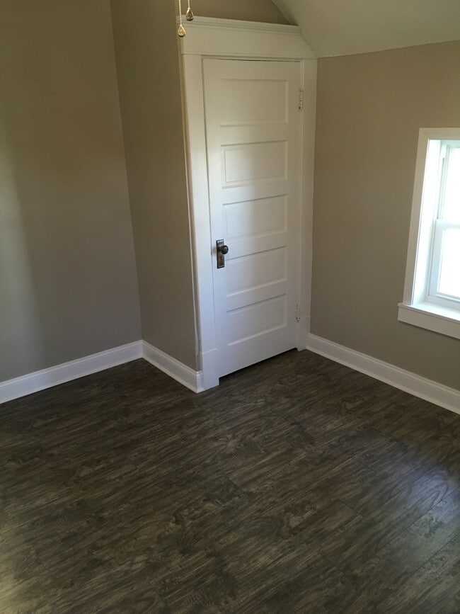 Photo - 4bdrm 1ba House for Rent $975 Central Heat & Air