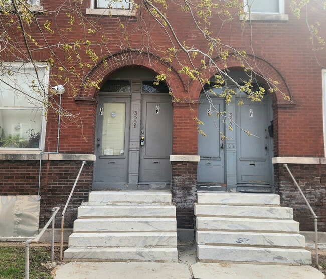 Photo - "Charming 1-Bed Oasis in Vibrant St. Louis - Your Urban Retreat Awaits!" Unit 2F
