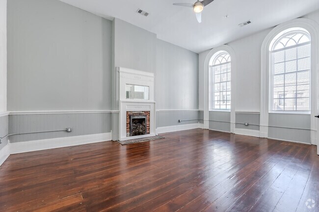 2BR, 1BA - 1137SF - 201