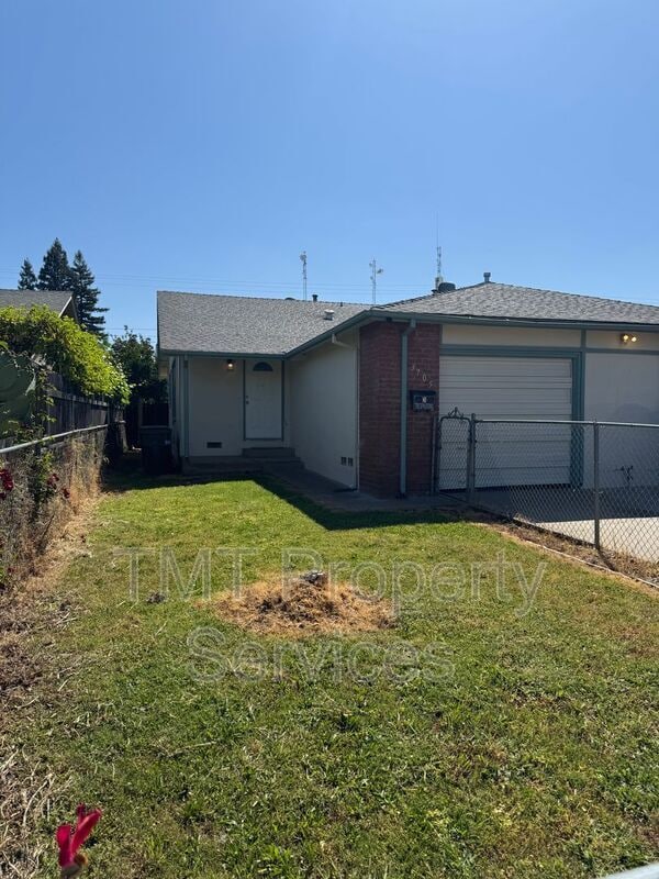Photo - 3705 Moonbeam Dr House