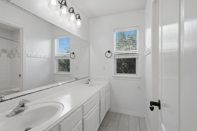 19114 Canyon Vista Ct