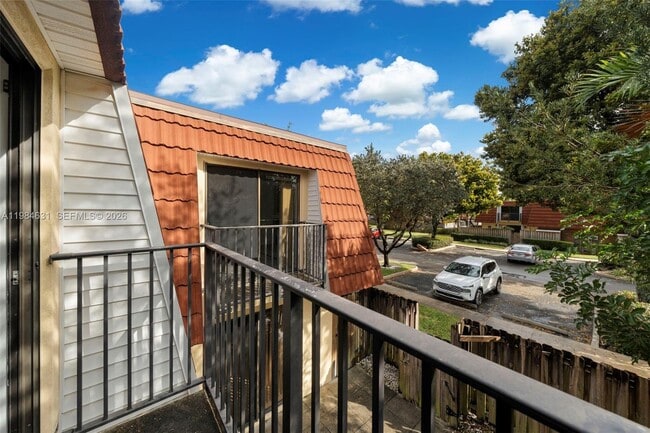 Photo - 713 NW 99th Cir