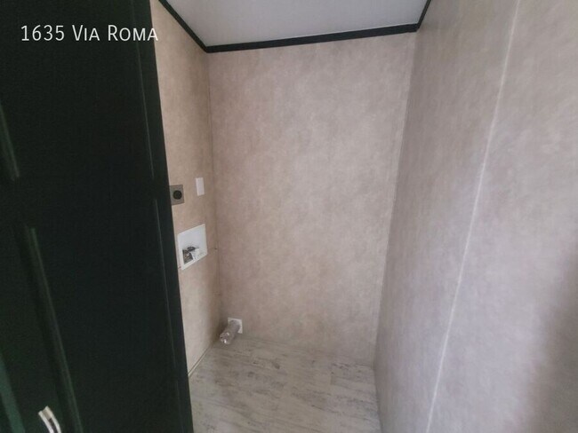 Photo - 1635 Via Roma Dr