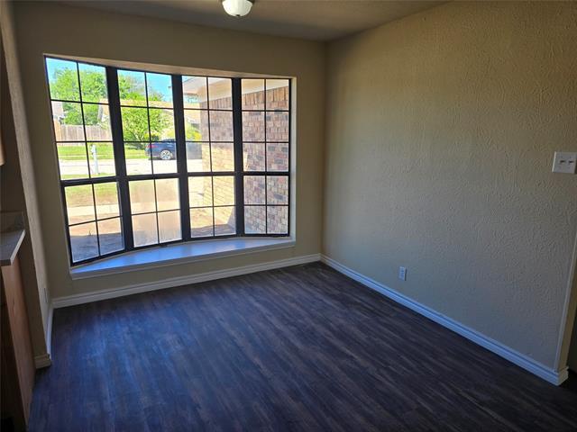 Photo - 7528 Meadowlark Ln N