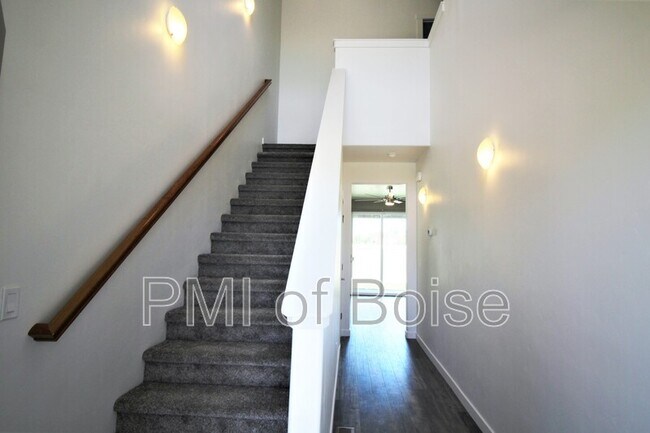 1570 S Pilar Wy