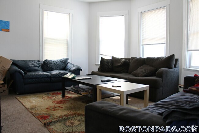Building Photo - 27 Portsmouth St Unit 3 Rental