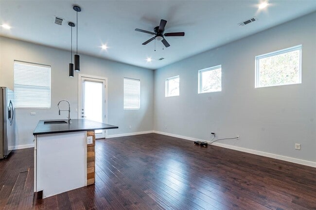 Photo - 6405 Chesterfield Ave