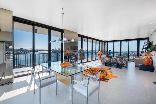 Photo - 1000 Venetian Way Unidad 1501