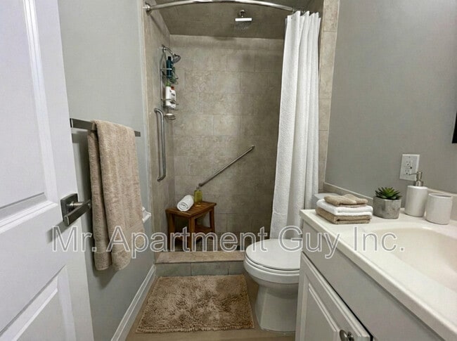 Photo - 45 Paisley Blvd W Unit 1