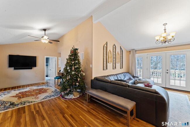 Photo - 1 Hawthorne Cove