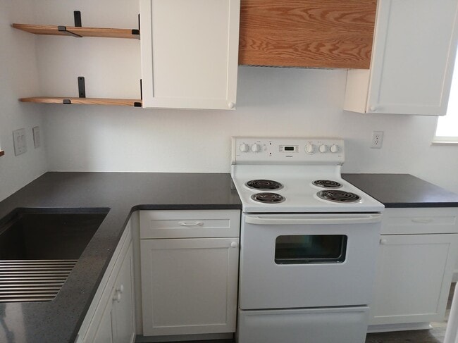 Photo - 720 W Madison St Unit 720 W. Madison St
