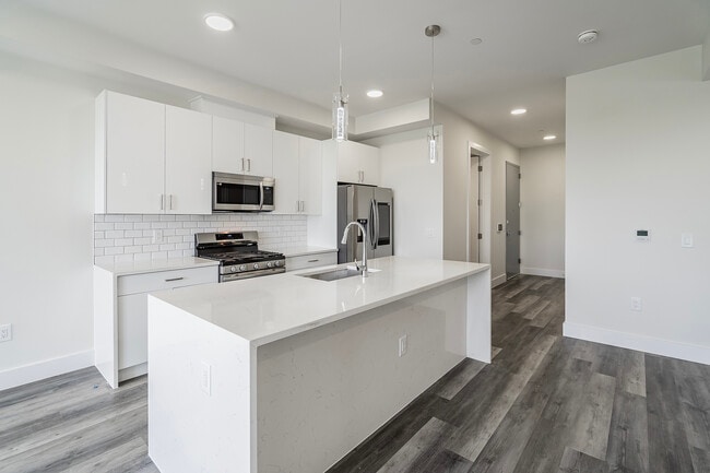 Building Photo - Hudson Heights