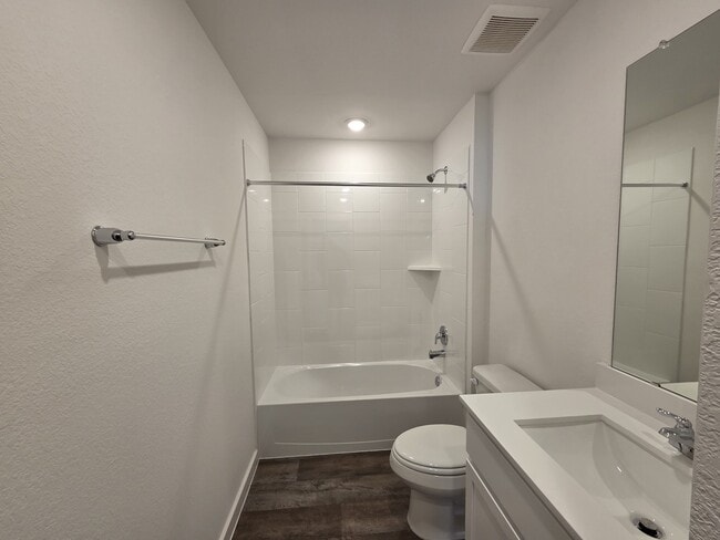 Building Photo - 1318 Isola Bella Dr