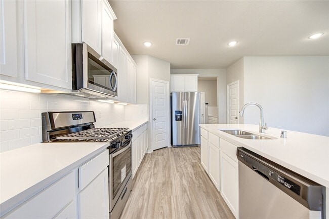 Photo - 812 Laguna Grn Ln