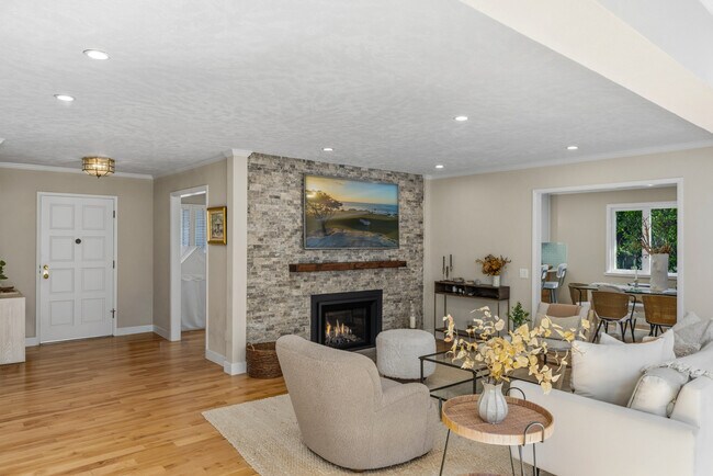 2865 Lasauen Rd