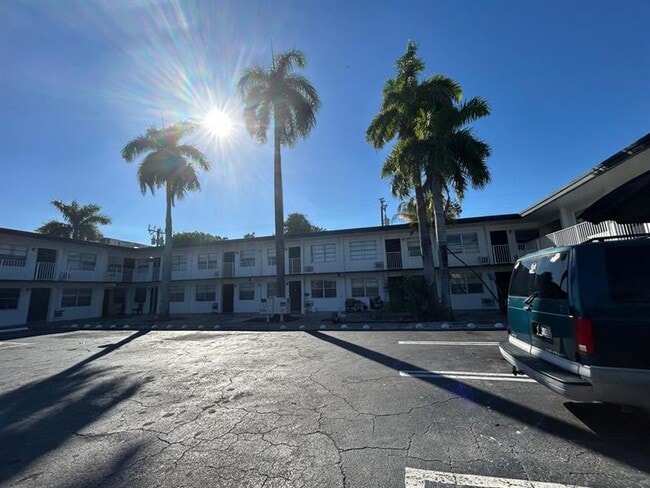 Building Photo - 123 Erie St Unit 16