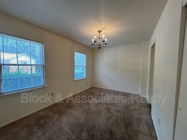Photo - 2962 St Marks Rd SW