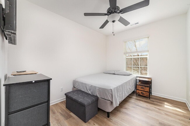 Comfortable & cozy Charlotte Townhouse 10 min from uptown