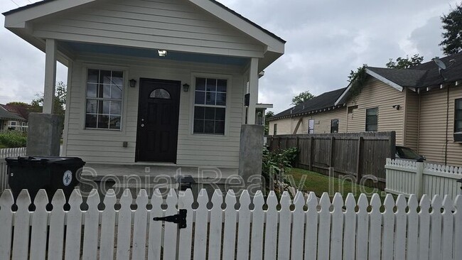 Building Photo - 8637 Belfast St Rental