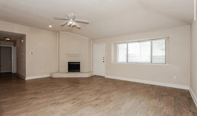 Photo - 853 Hedgepath Terrace