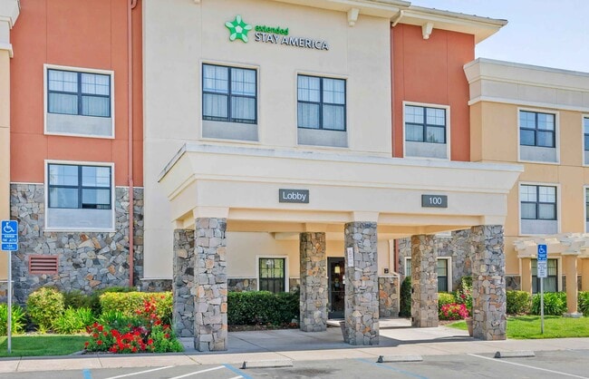 Building Photo - Furnished Studio-Santa Rosa - North Rental