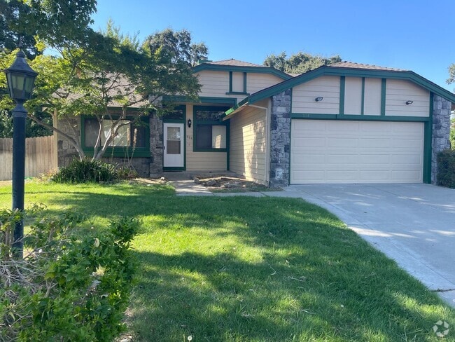 Building Photo - A Cute Single Quiet Court Home!