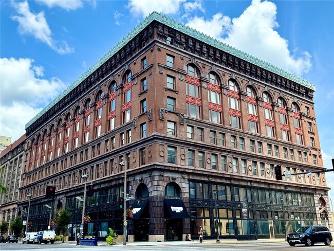 Building Photo - 1209 Washington Ave Unit 714