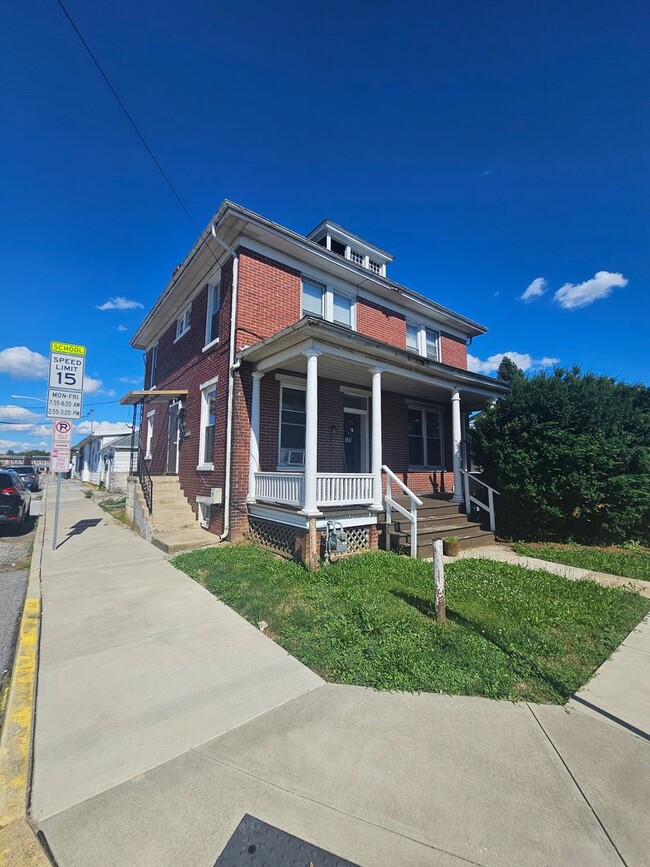 Photo - 143 N Albemarle St Unidad 3