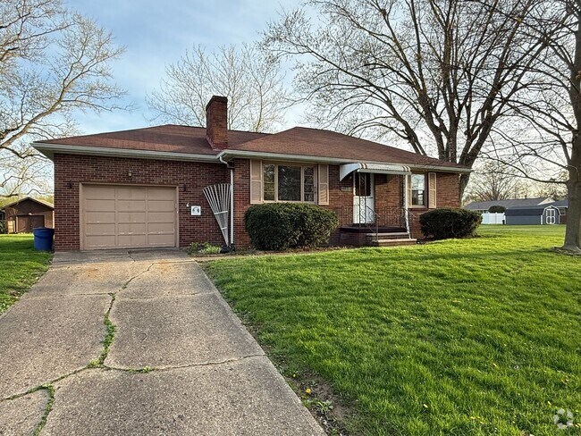 Building Photo - 2Bed Ranch Massillon Rental