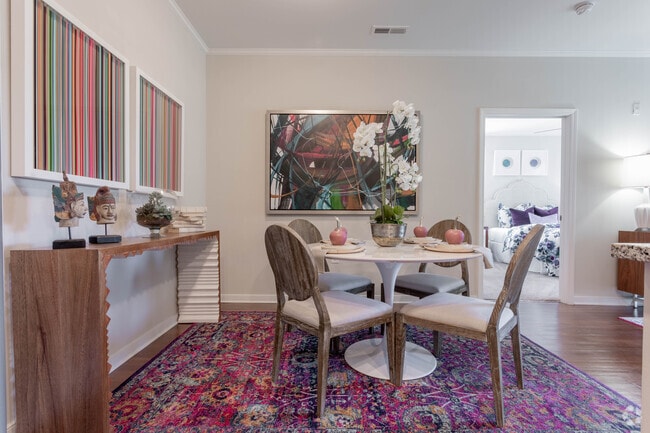 2BR, 2BA -1,208sqft