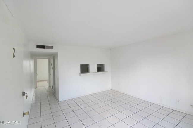 Photo - 5200 Carousel Dr Unidad 2