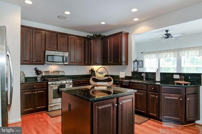 Photo - 32 Hunting Creek Ln