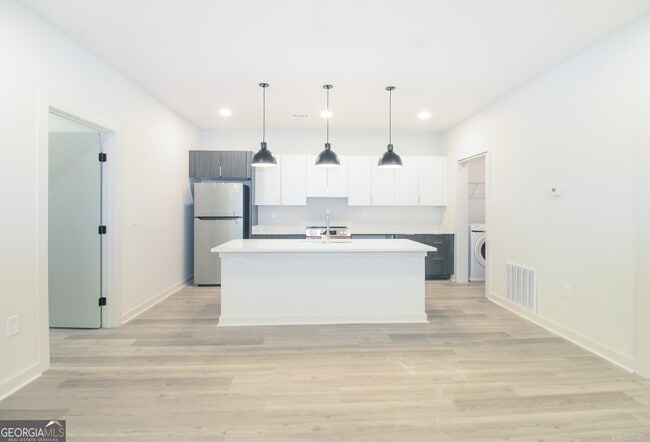 Photo - 250 Martha Dr