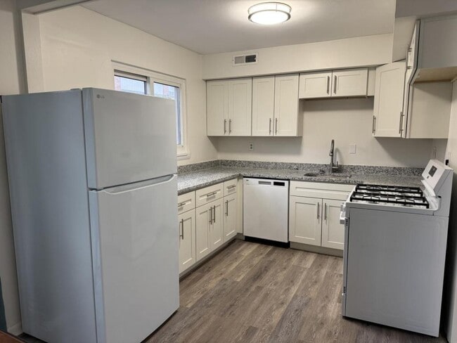 Photo - 314 College Park Dr