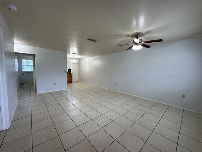 Photo - "Charming 2-Bed in Port Charlotte!"