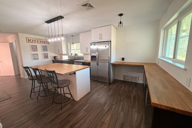 809 NW 9th St