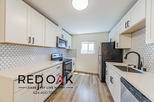 314 S Clark Dr Unit 2