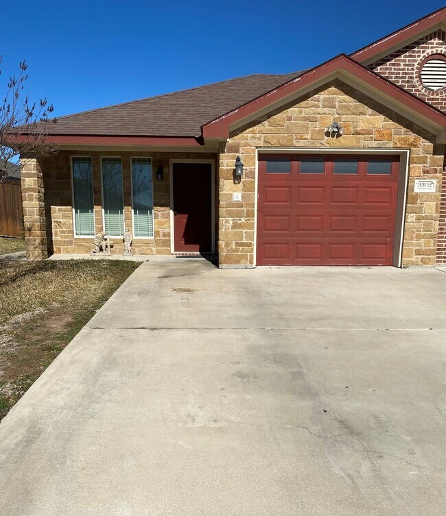 Building Photo - 3302 Lineage Loop Unit 3302 B Lineage Loop