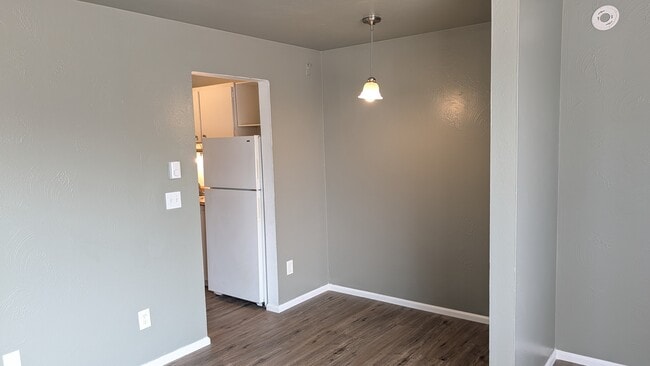 Photo - 1492 Main St