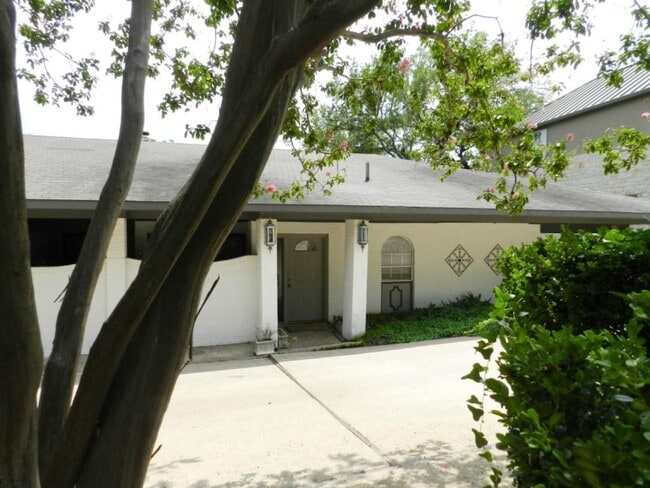 Building Photo - 3713 Meredith St