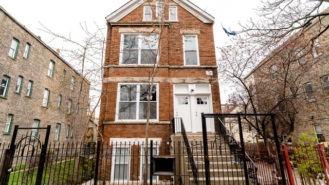 Building Photo - 2246 S Whipple St Unit 2R Rental