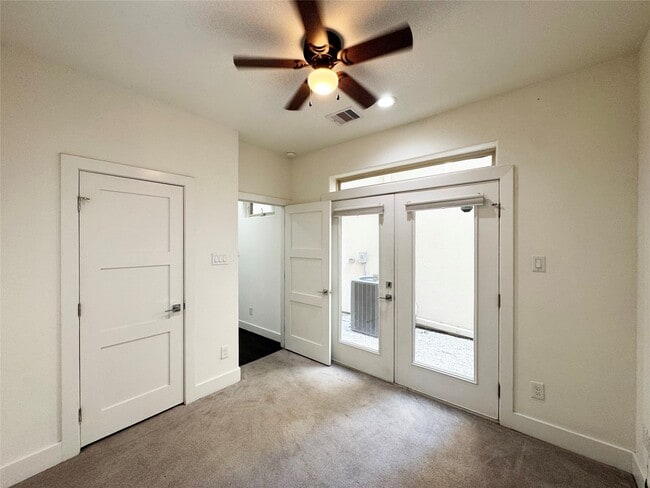 Photo - 2905 Gillespie St