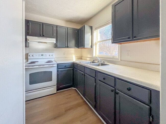 Photo - 22 Fox Hill Dr