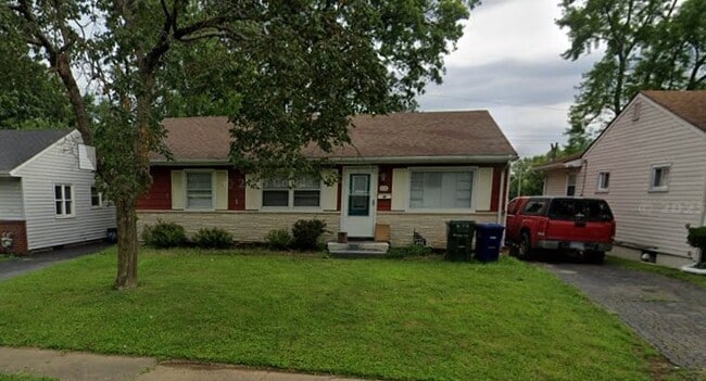 Photo - 898 Weldon Ave