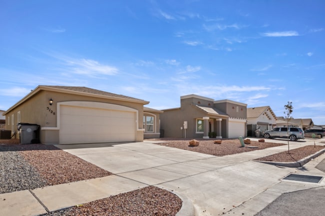 Photo - 5128 Hector Munoz Dr