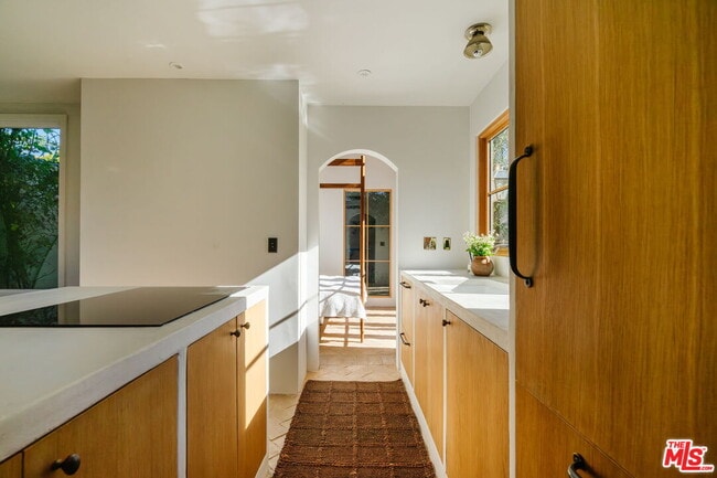 Photo - 2640 Clyde Ave