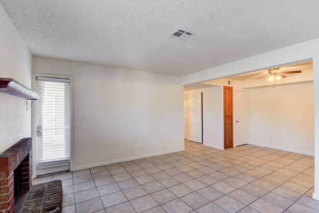 Photo - 1701 E Katie Ave