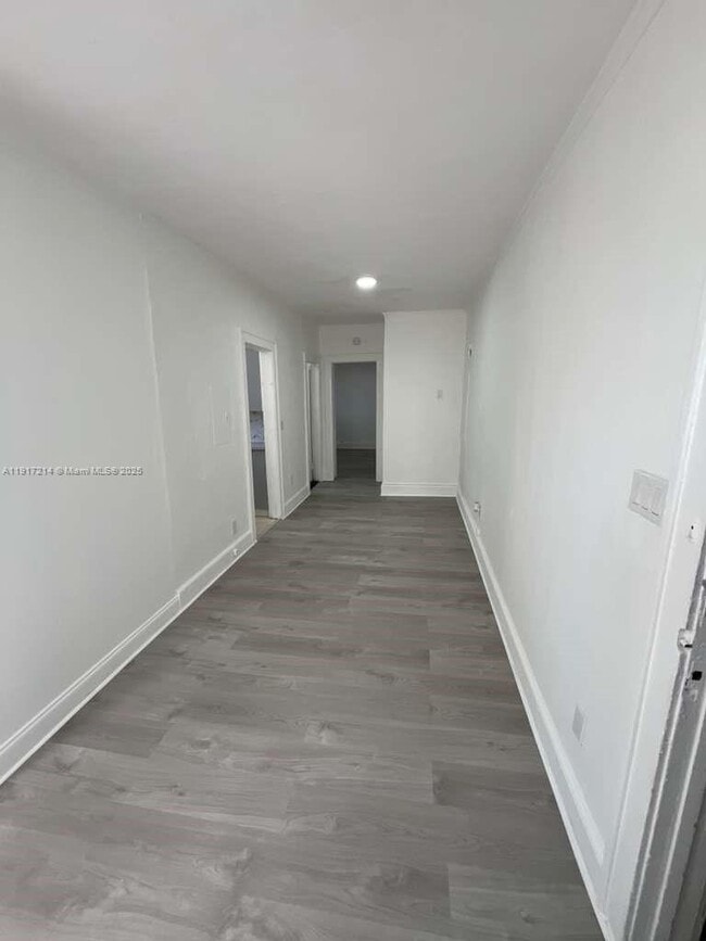 Photo - 1560 SW 5th St Unit 11